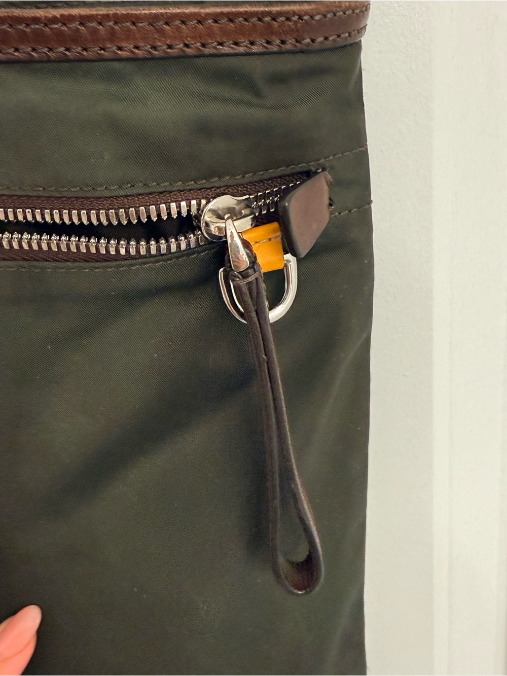 TUMI Women’s Dark Green Crossbody Shoulder Bag Purse - Picture 9 of 9
